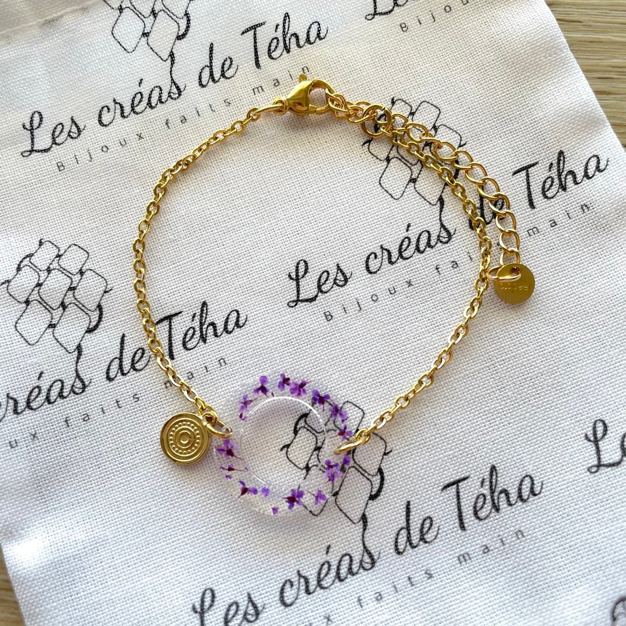 Bracelet réglable en acier inoxydable doré intercalaire en résine modèle Hana