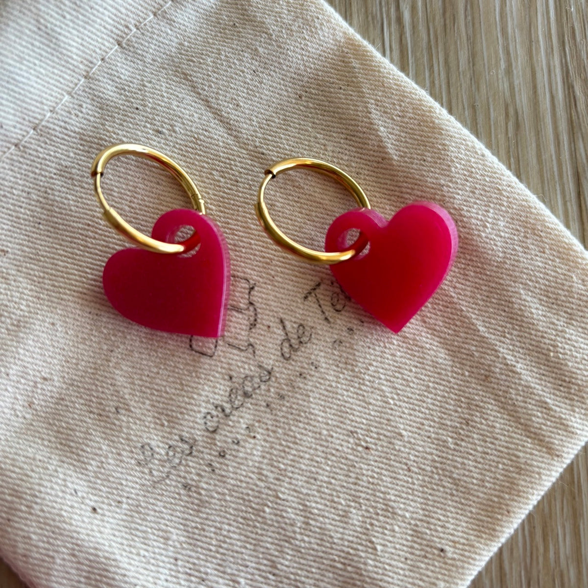 Pampilles interchangeables avec ou sans créoles modèle Amor Octobre rose